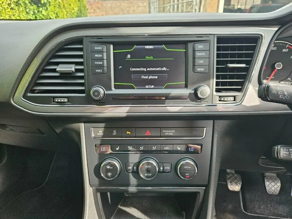 2015-seat-leon-18-fr-tech-pack-sportcoupe-3d-big-30