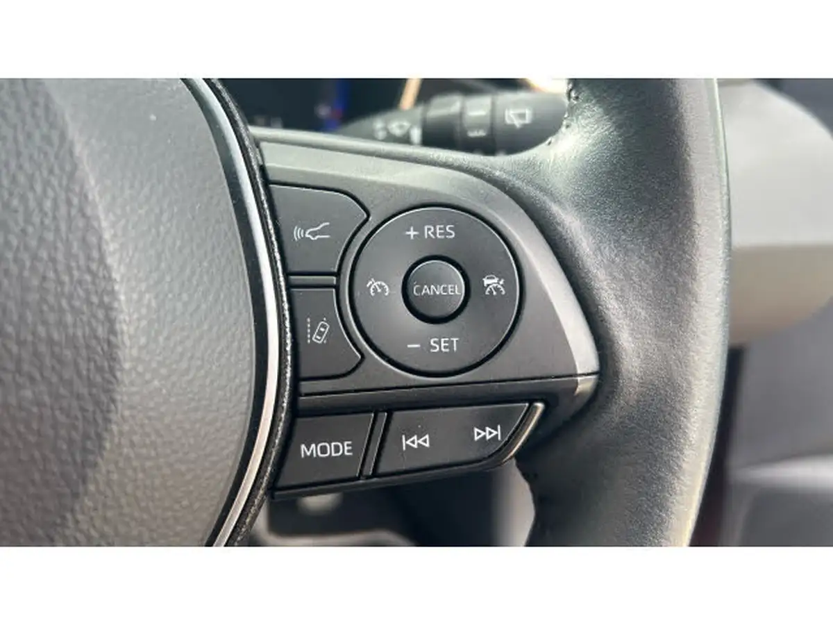 2020-toyota-corolla-18-vvt-i-excel-trk-hatchback-big-21