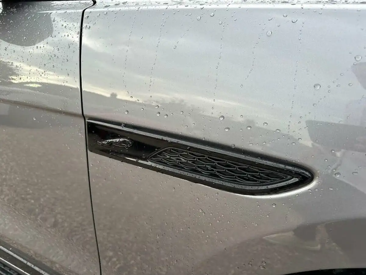 2022-jaguar-f-pace-20-d200-r-dynamic-se-big-23