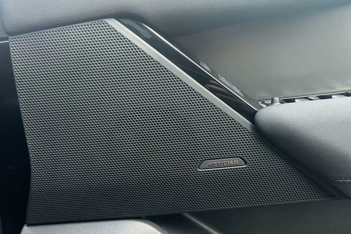 2024-land-rover-range-rover-velar-20-d200-dynamic-se-big-42