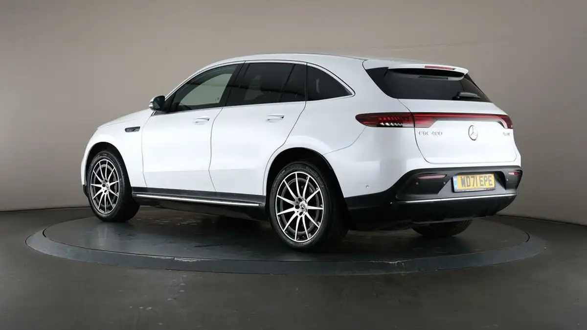 2022-mercedes-benz-eqc-e-eqc-400-amg-line-big-4