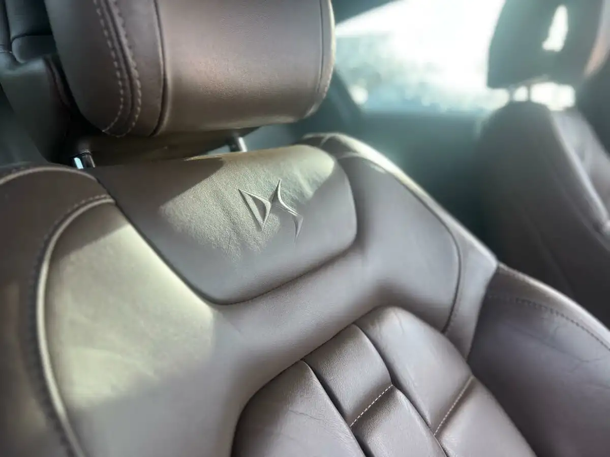 2012-citroen-ds4-16-dsport-big-24