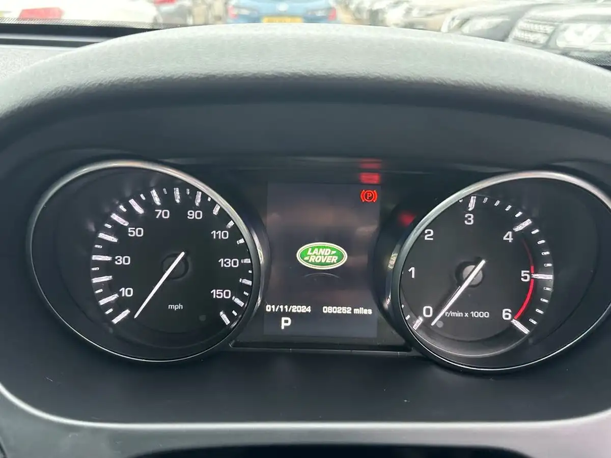 2015-land-rover-discovery-sport-20td4-hse-black-big-32