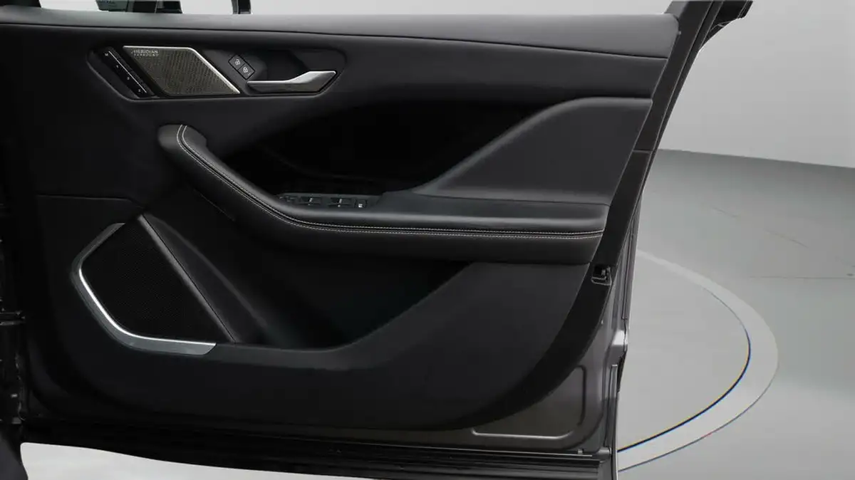 2020-jaguar-i-pace-ev400-hse-big-14