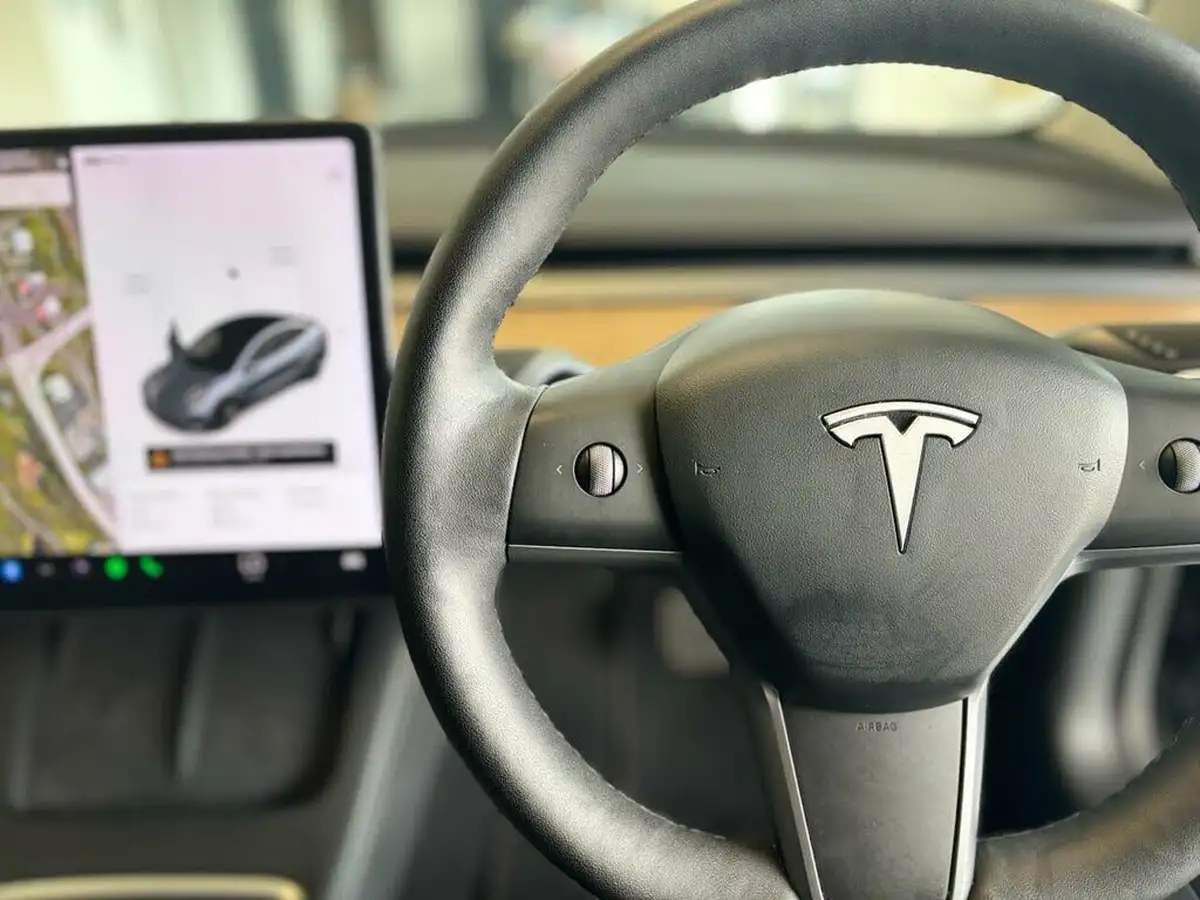 2021-tesla-model-3-e-long-range-4x4-big-11