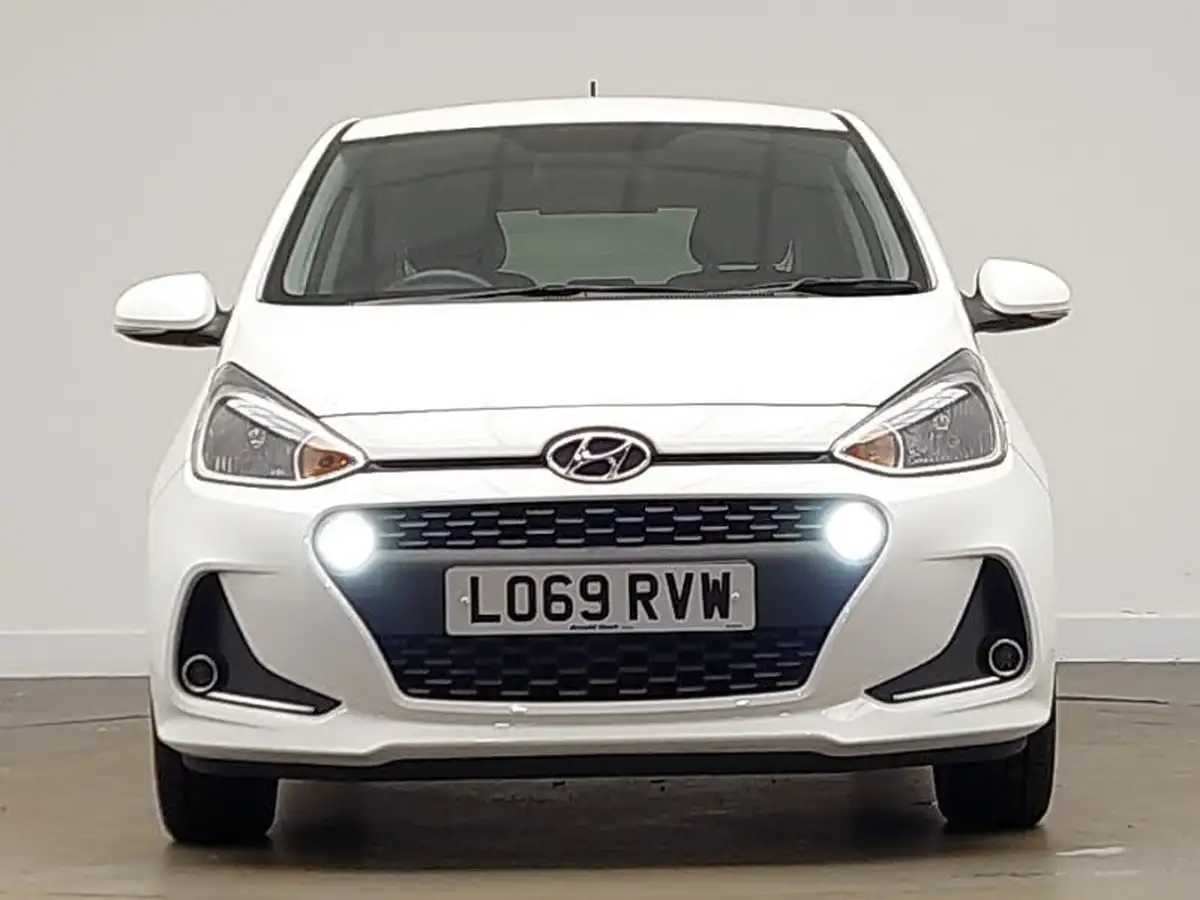 2020-hyundai-i10-12-premium-se-auto-big-11