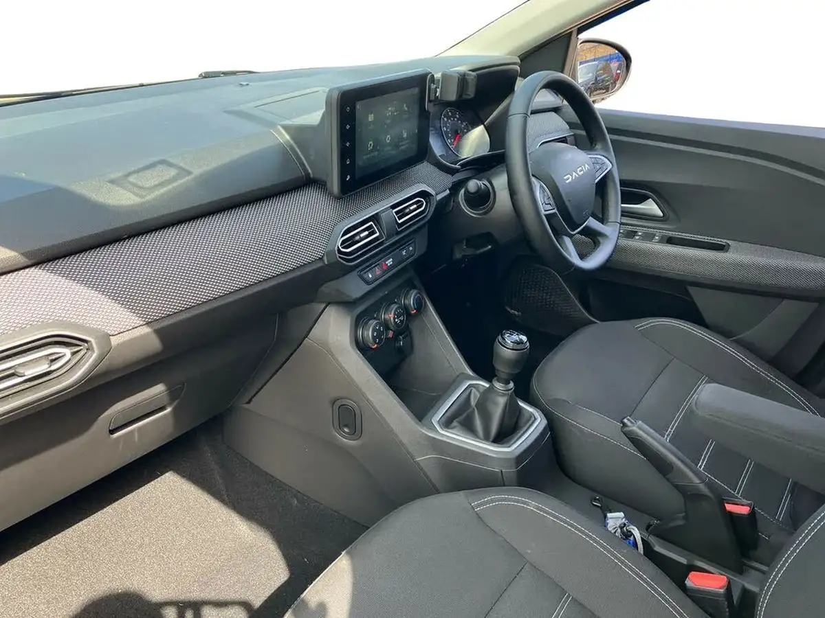 2023-dacia-sandero-10-tce-expression-100bhp-bi-fuel-big-5