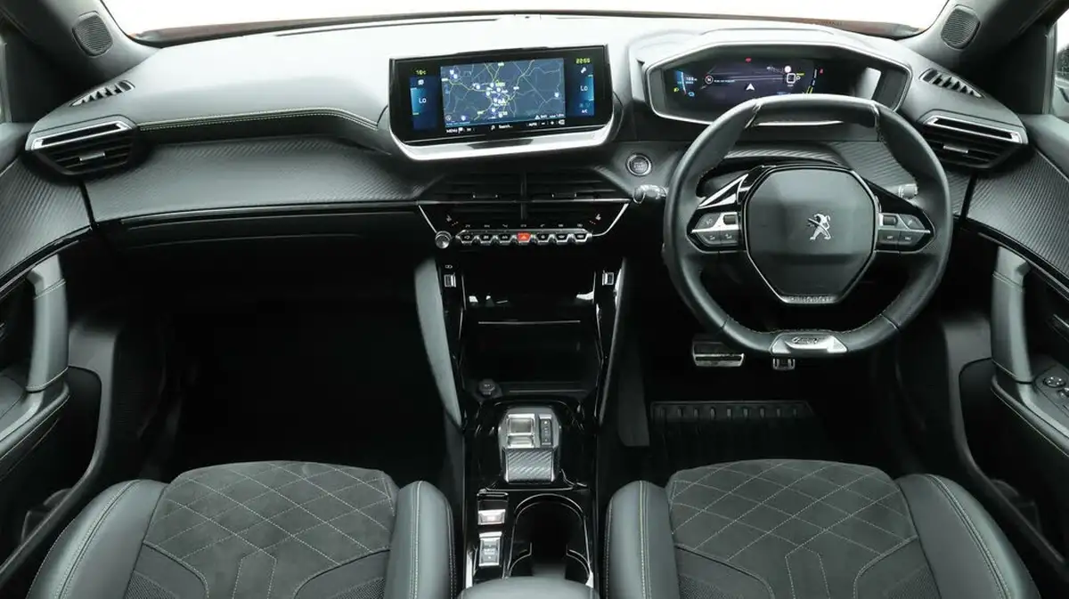 2022-peugeot-2008-suv-e-gt-premium-big-13