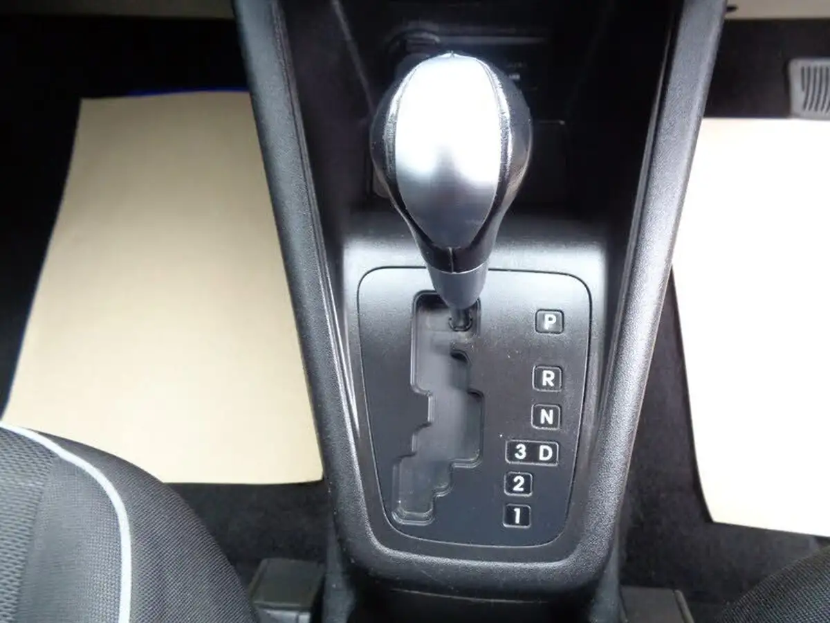 2013-kia-venga-16-2-big-9