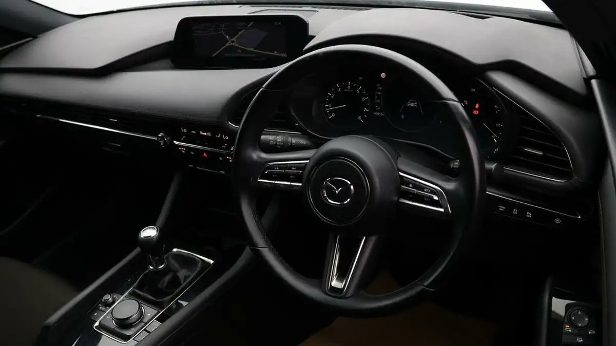 2019-mazda-mazda3-20-sport-lux-122ps-hatchback-5d-big-8