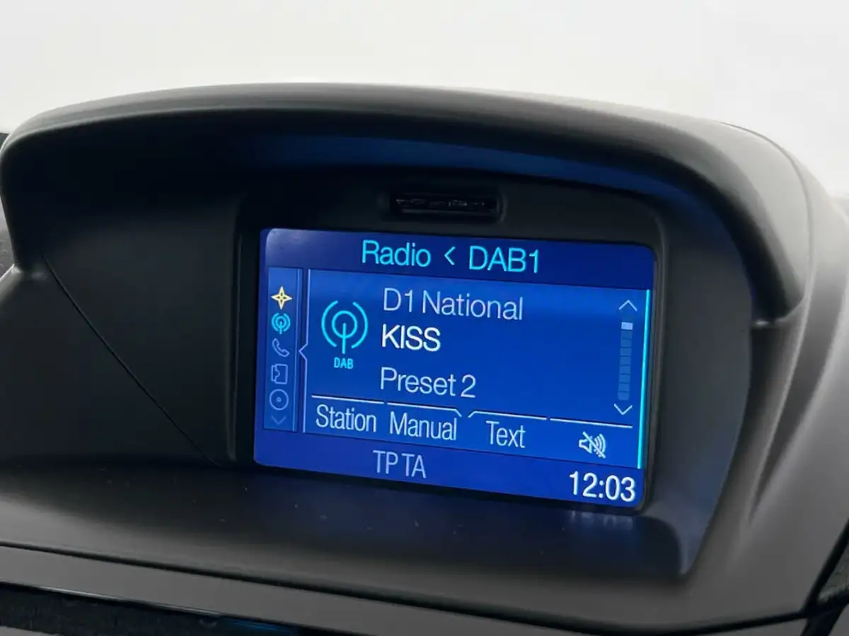 2016-ford-fiesta-125-zetec-5d-big-24