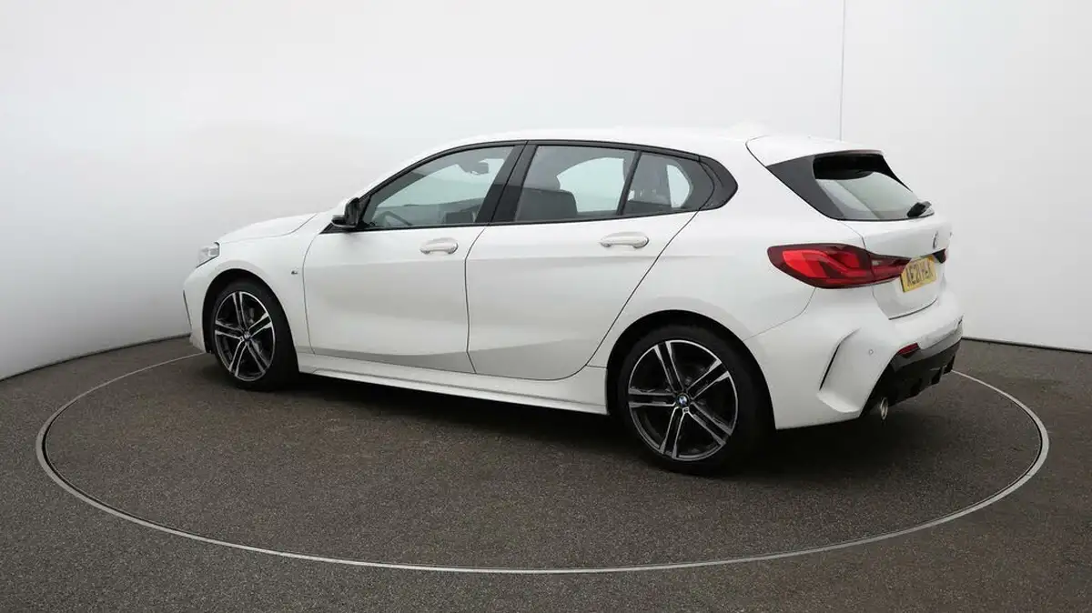 2021-bmw-1-series-15-118i-m-sport-lcp-big-28