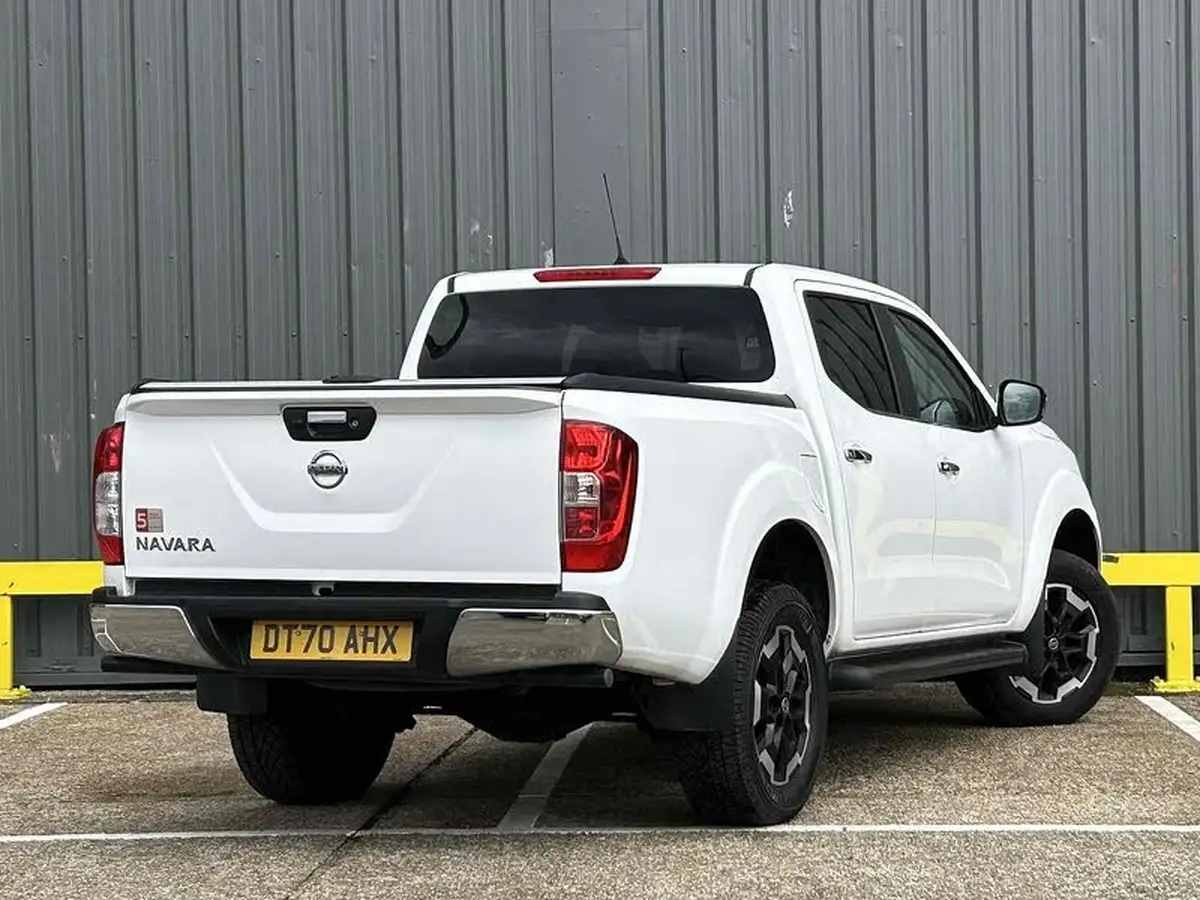 2021-nissan-navara-23dci-tt-n-connecta-8-navi-big-6