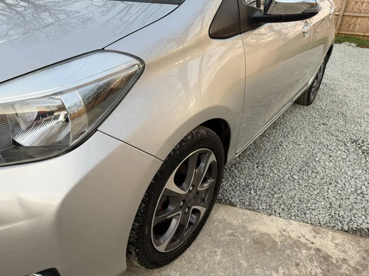 2013-toyota-yaris-133-trend-vvt-i-5d-big-23