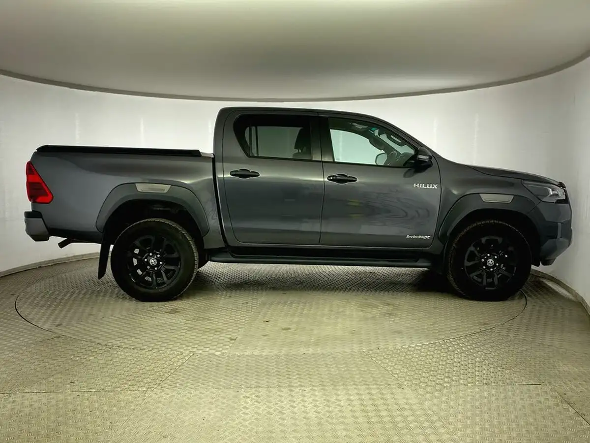 2021-toyota-hi-lux-28d-4d-invincible-x-at35-204hpeu6dt-e-big-7