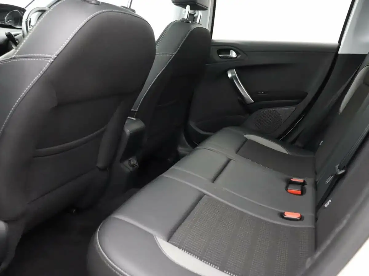 2018-peugeot-2008-suv-12-puretech-allure-premium-ss-big-8