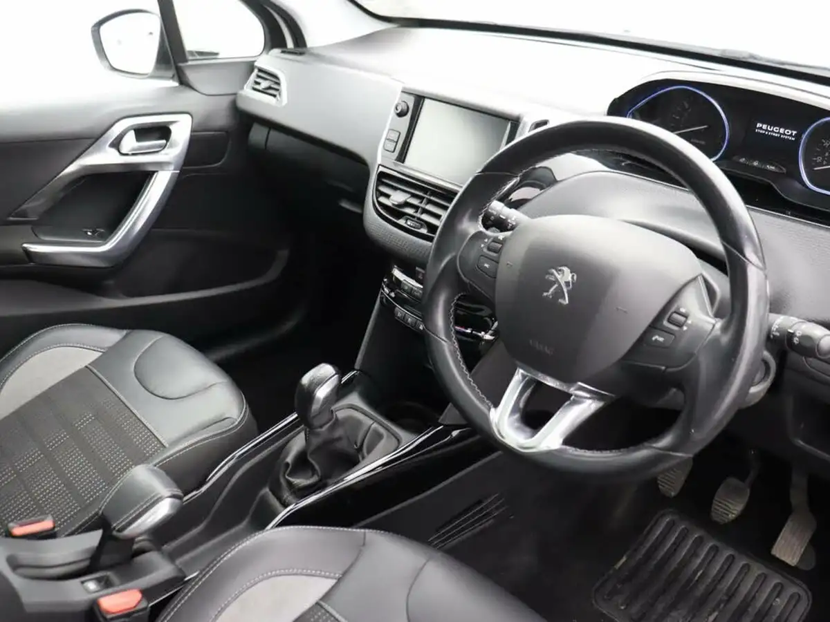 2018-peugeot-2008-suv-12-puretech-allure-premium-ss-big-10