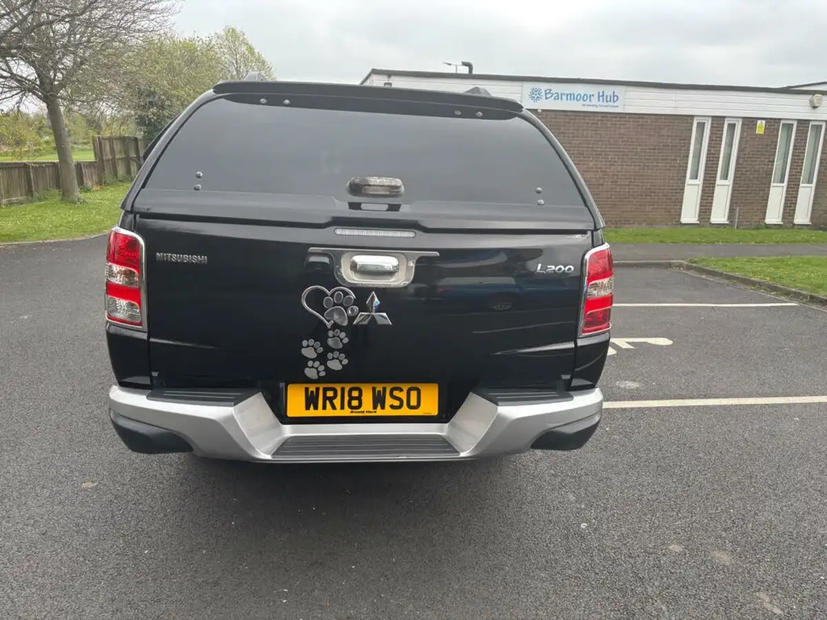 2018-mitsubishi-l200-24di-d-barbarian-eu6-big-5