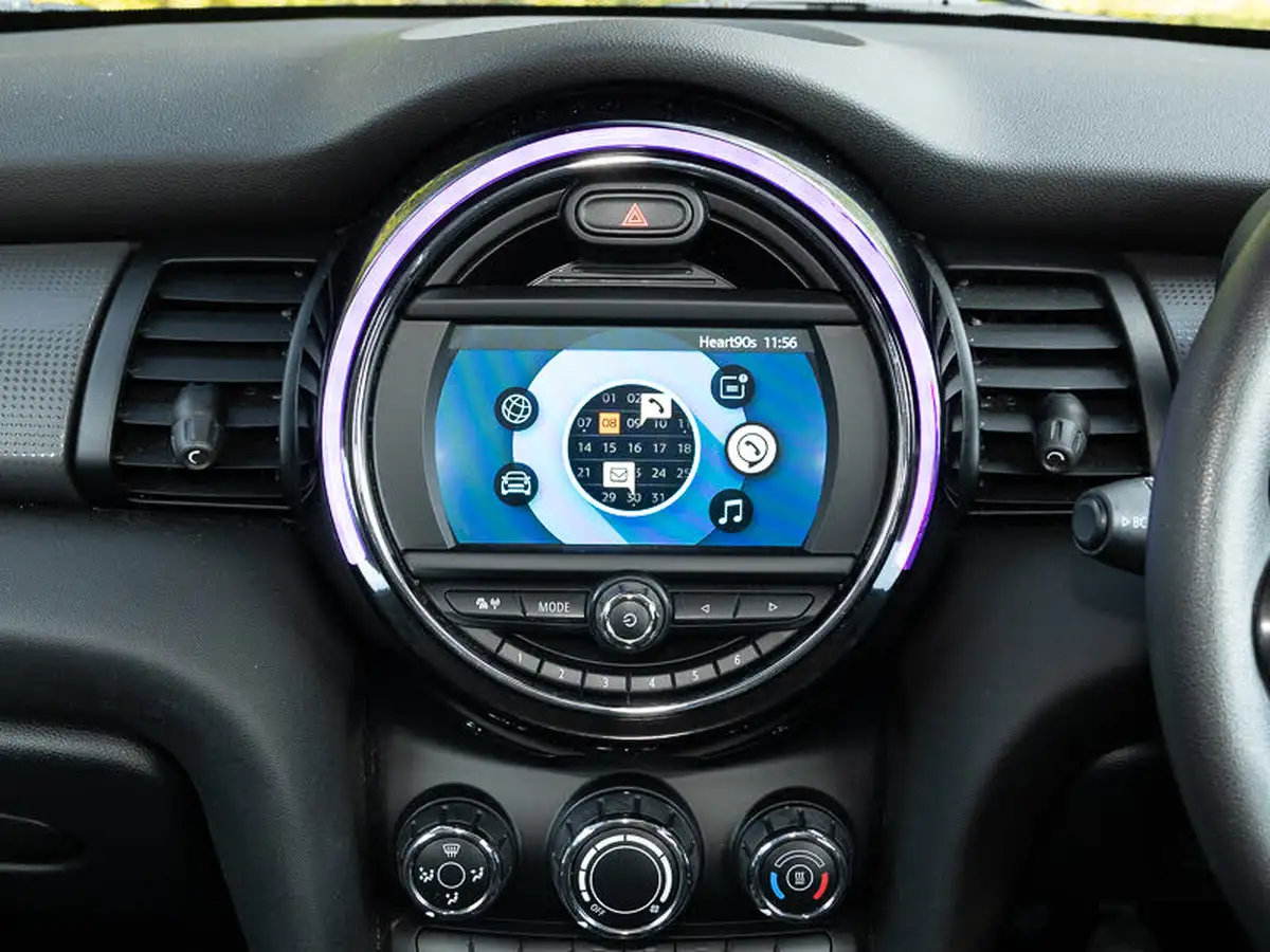 2019-mini-cooper-15-cooper-classic-hatchback-5d-big-11
