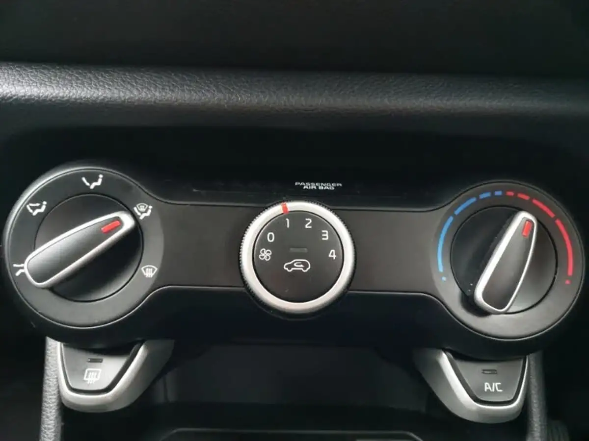 2019-kia-picanto-10-2-big-15