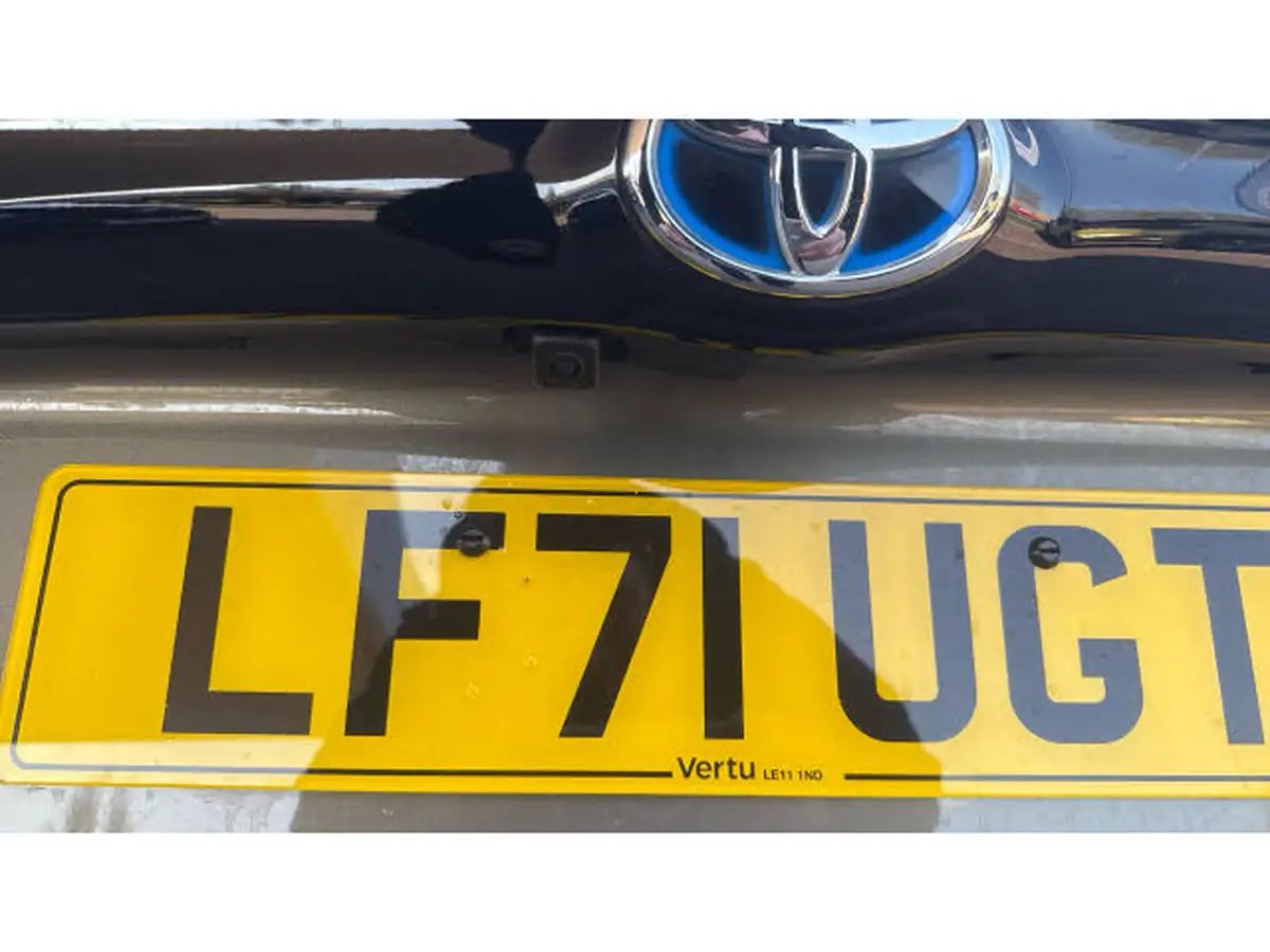 2021-toyota-yaris-15-vvt-i-excel-big-36