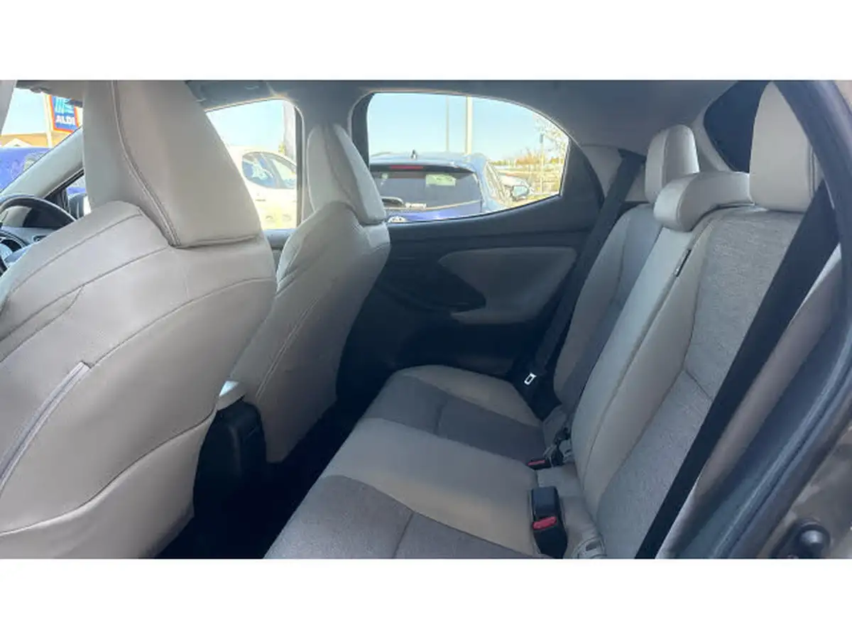 2021-toyota-yaris-15-vvt-i-excel-big-12