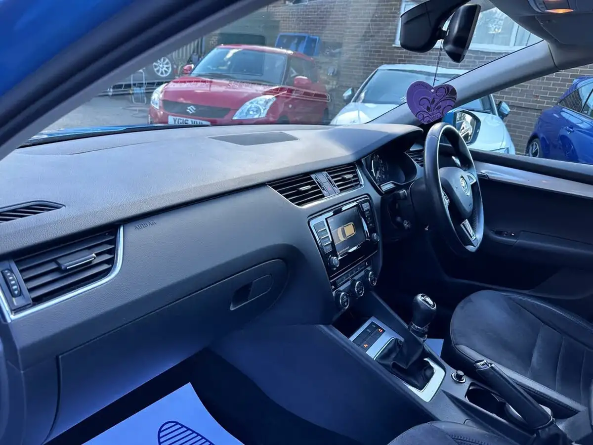 2015-skoda-octavia-big-23