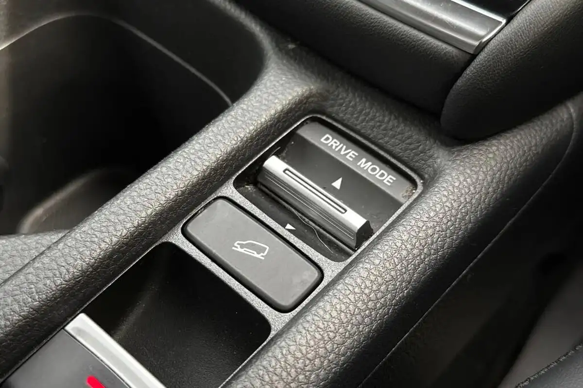 2022-honda-hr-v-15-i-mmd-advance-big-37
