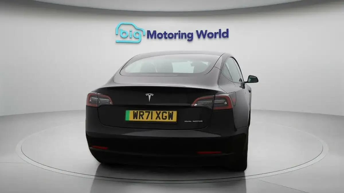 2021-tesla-model-3-e-long-range-awd-big-6