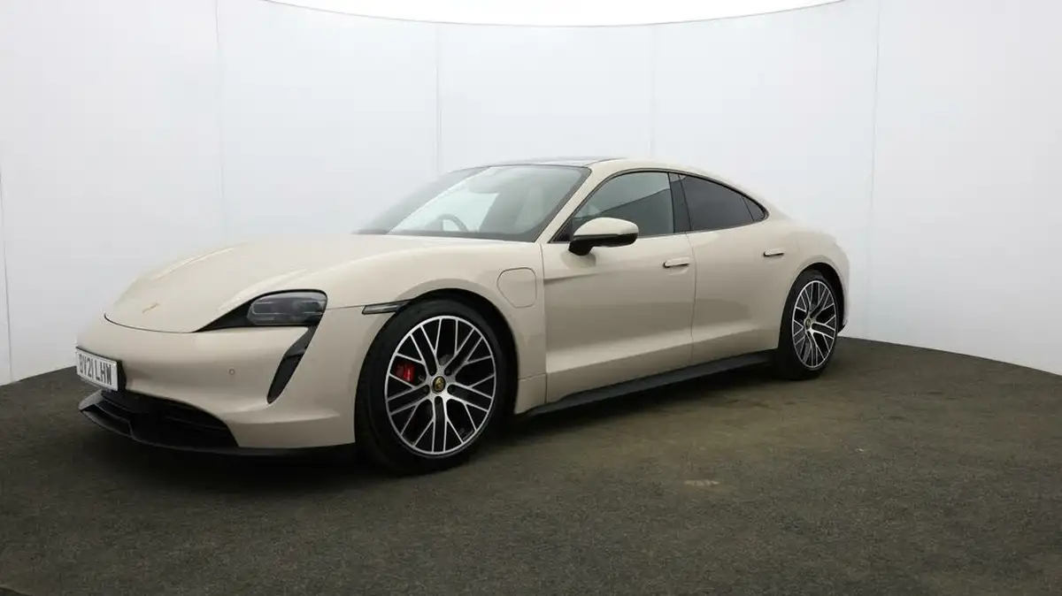 2021-porsche-taycan-e-4s-571ps-performance-battery-plus-big-33