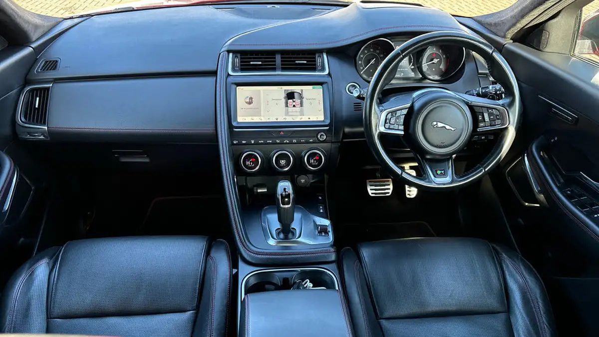 2018-jaguar-e-pace-20-i4-se-300ps-ss-big-10