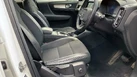 2019-volvo-xc40-20td-d3-momentum-geartronic-small-8