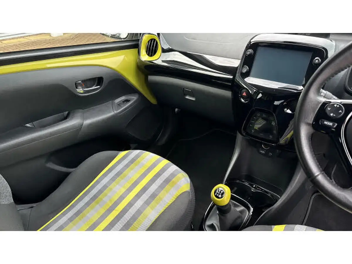 2019-peugeot-108-10-collection-ss-top-big-13