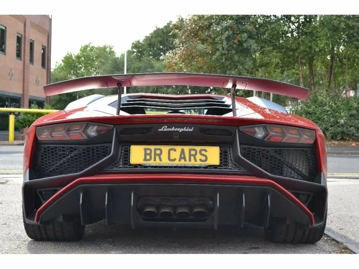 2015-lamborghini-aventador-65-lp-750-4-superveloce-big-10