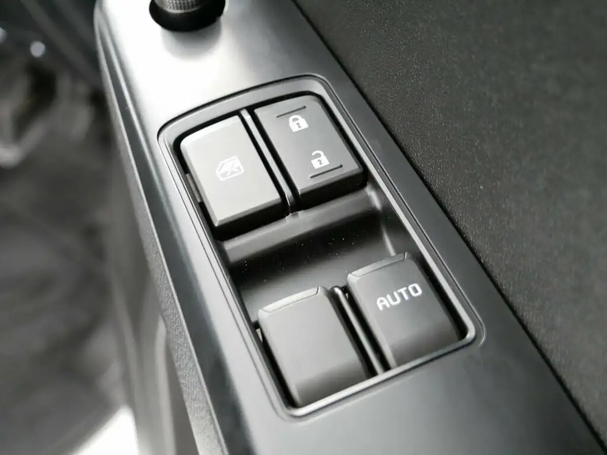 2024-isuzu-d-max-19td-utility-4x4-single-rear-differential-lock-big-27