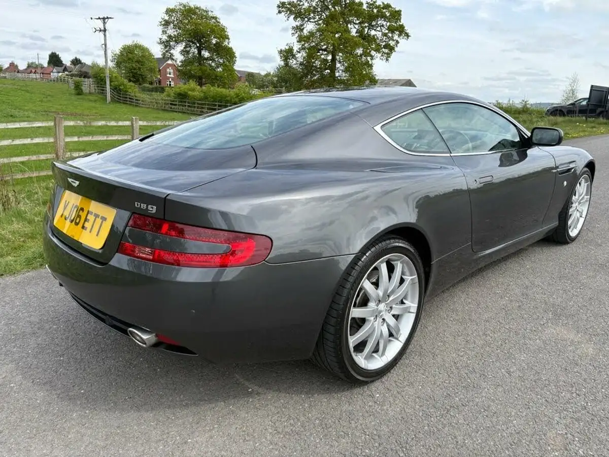 2005-aston-martin-db9-59-touchtronic-big-4