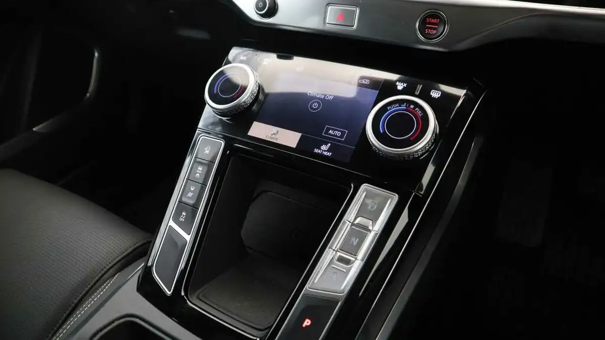 2023-jaguar-i-pace-ev400-hse-black-big-12
