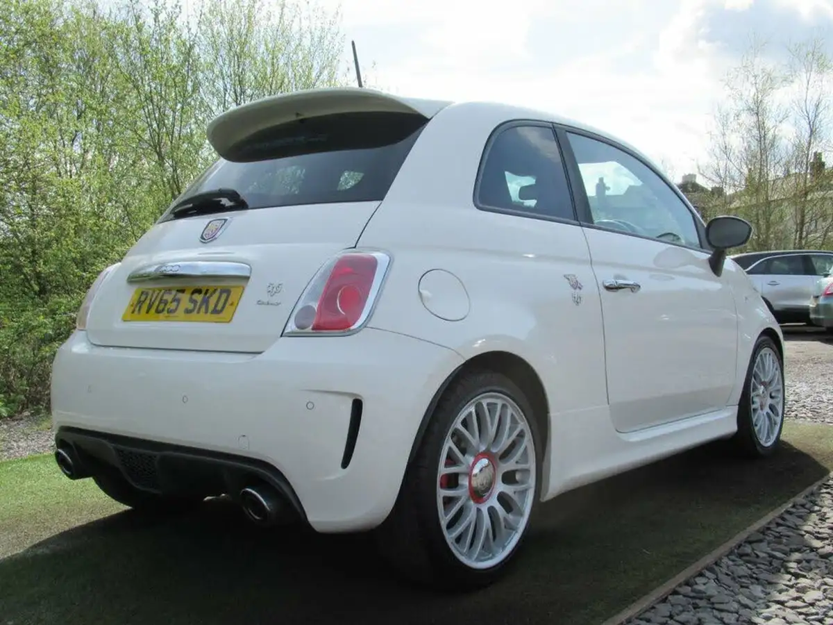 2015-abarth-500-14-tjet-595-turismo-160bhp-big-10