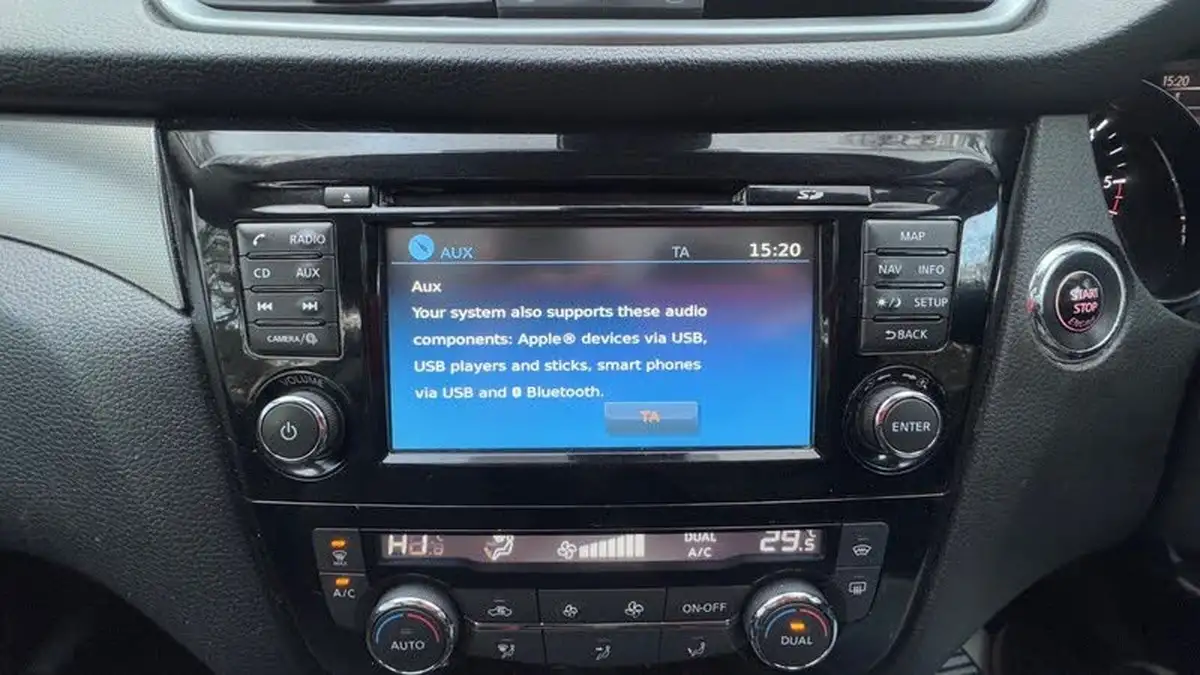2017-nissan-qashqai-15dci-tekna-big-19