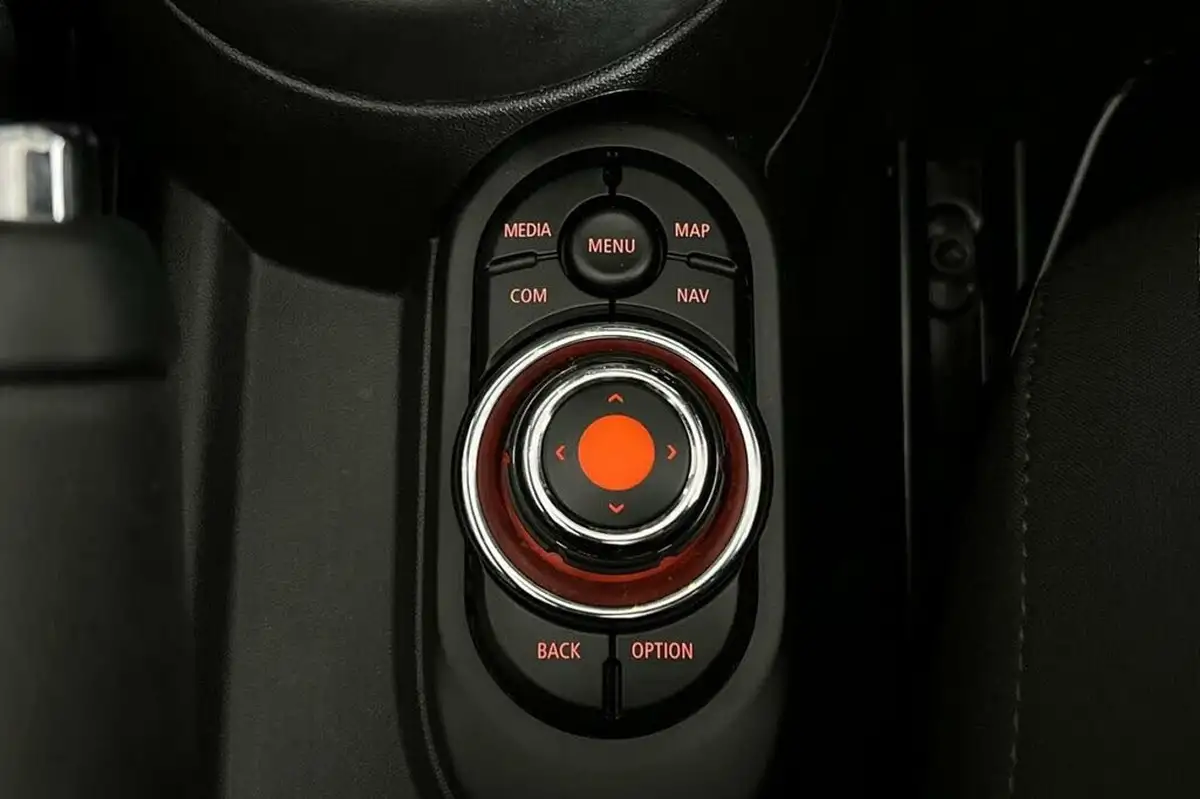 2020-mini-cooper-20-cooper-s-sport-189bhp-convertible-2d-big-30