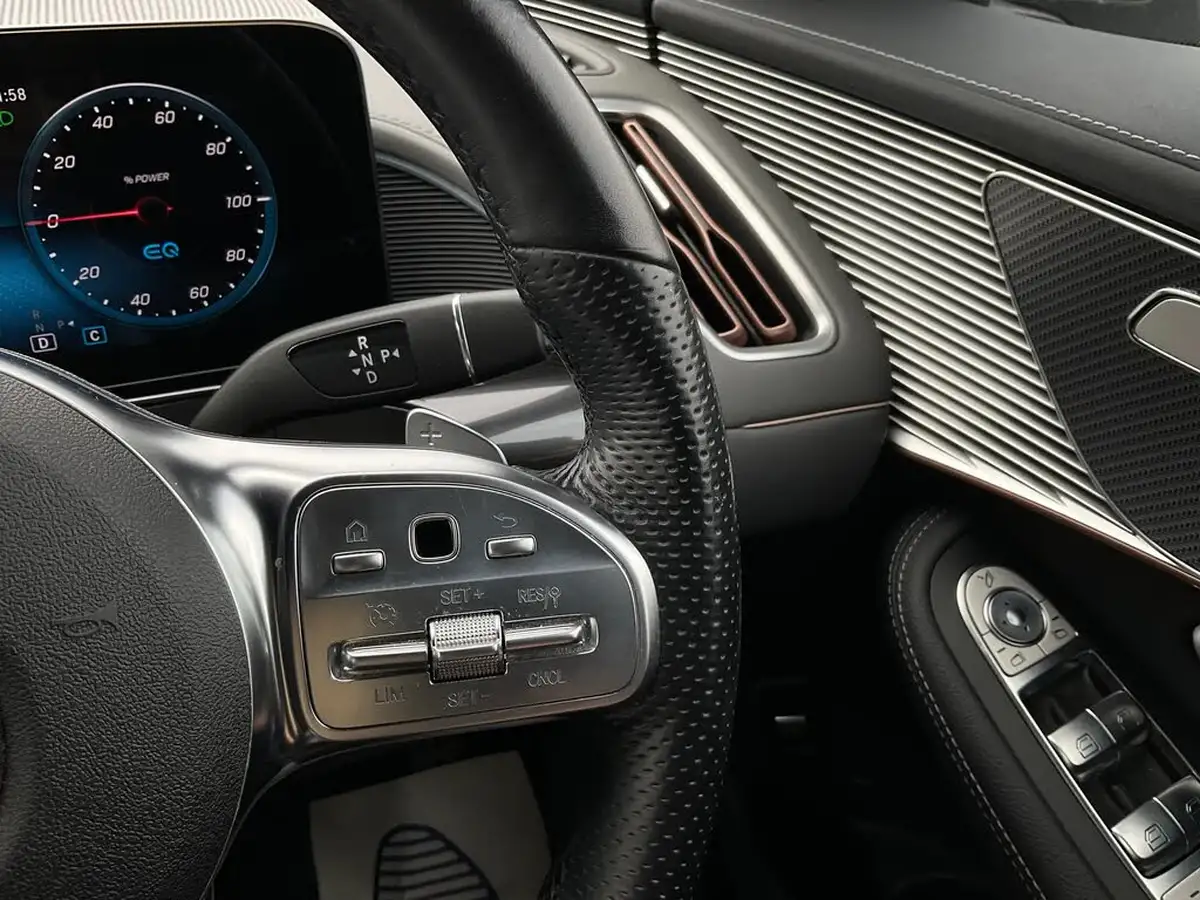 2020-mercedes-benz-eqc-e-eqc-400-amg-line-big-16
