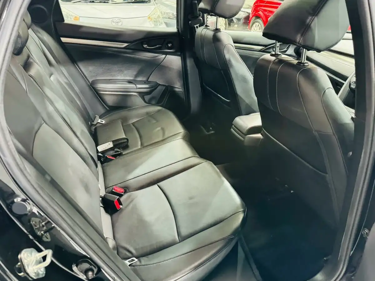 2019-honda-civic-16-i-dtec-ex-tech-packss-hatchback-5d-auto-big-15