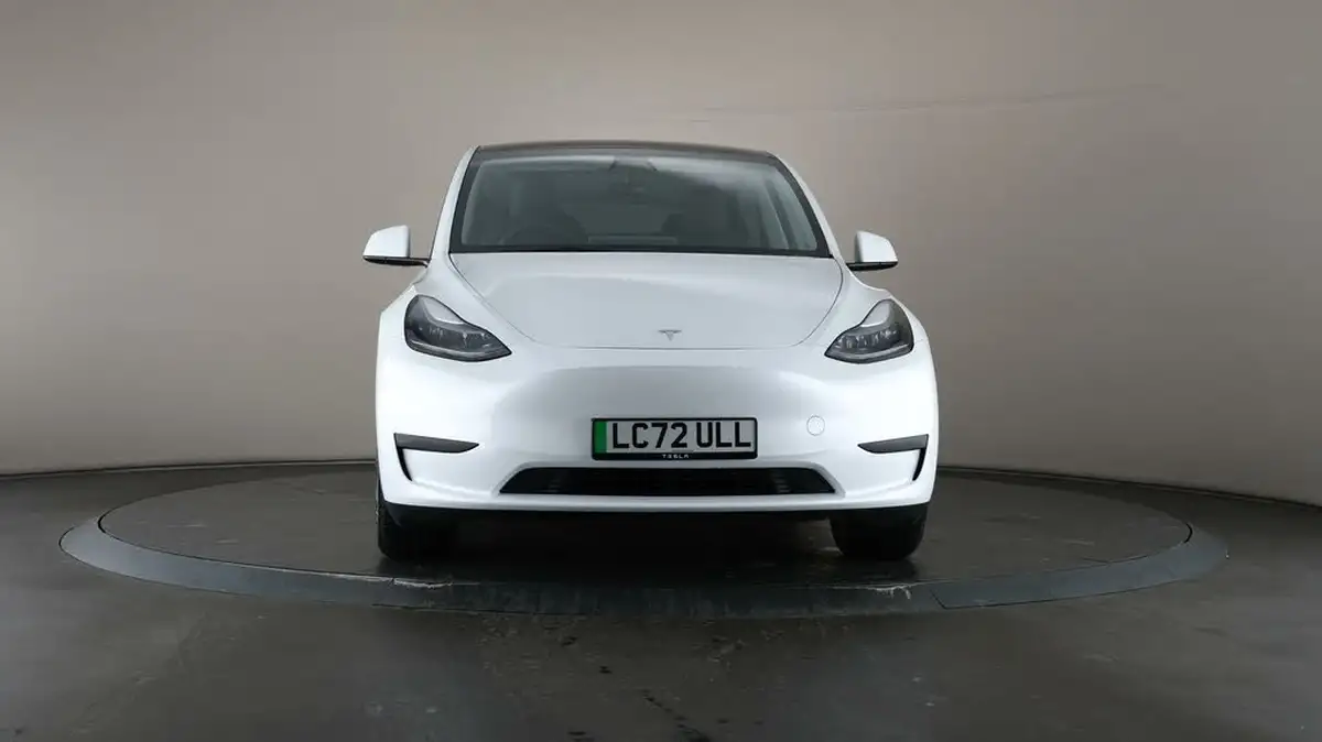 2022-tesla-model-y-e-rwd-big-41