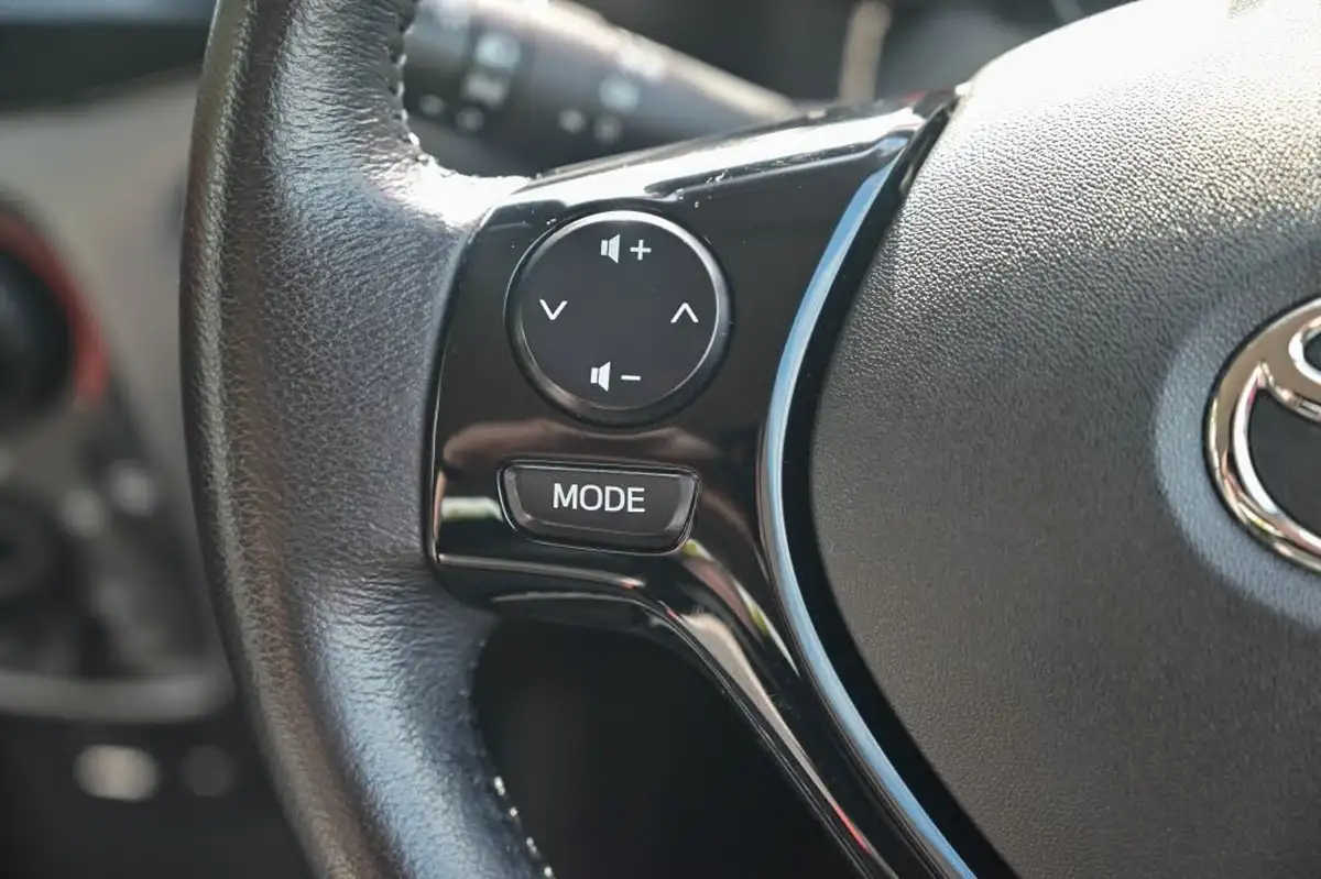 2020-toyota-aygo-10-vvt-i-x-play-big-33