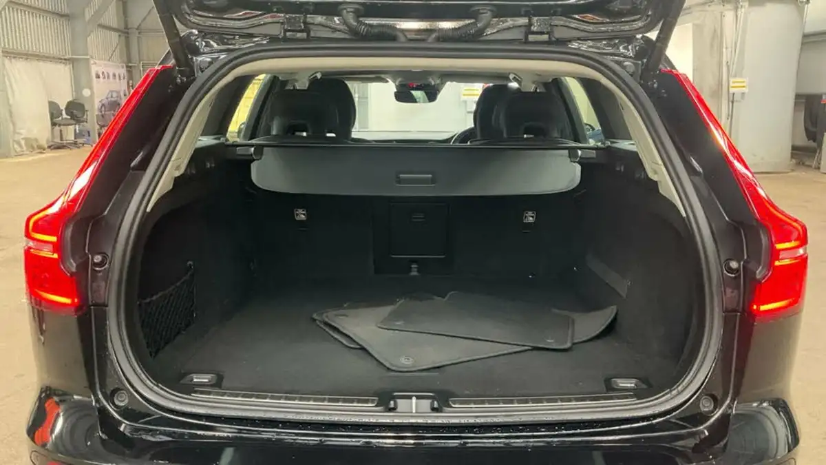 2020-volvo-v60-20td-d4-momentum-plus-geartronic-big-8
