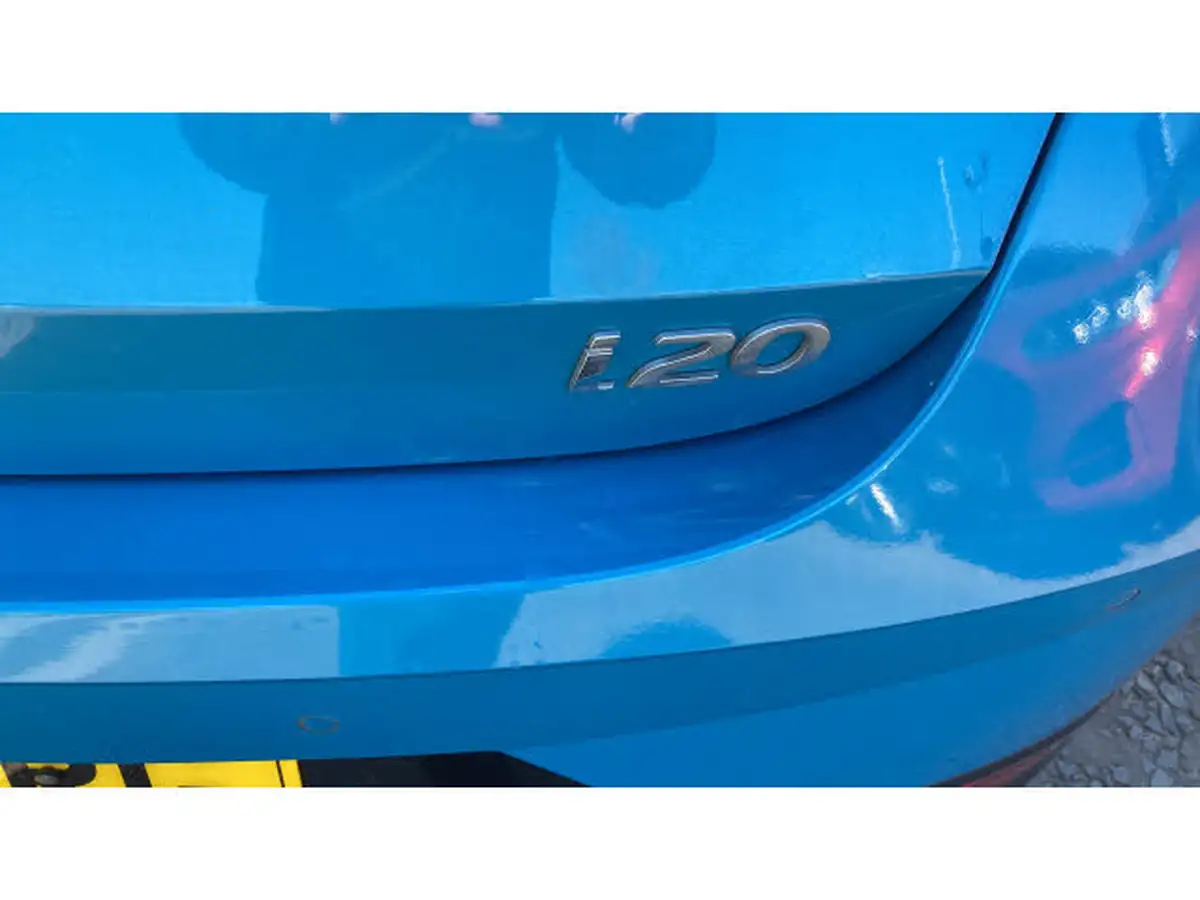2022-hyundai-i20-10-t-gdi-premium-eclutch-imt-big-44