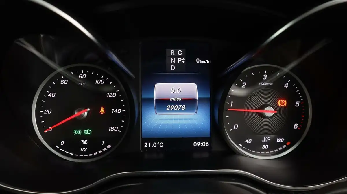 2020-mercedes-benz-v-class-20d-v300d-amg-line-extra-long-big-10
