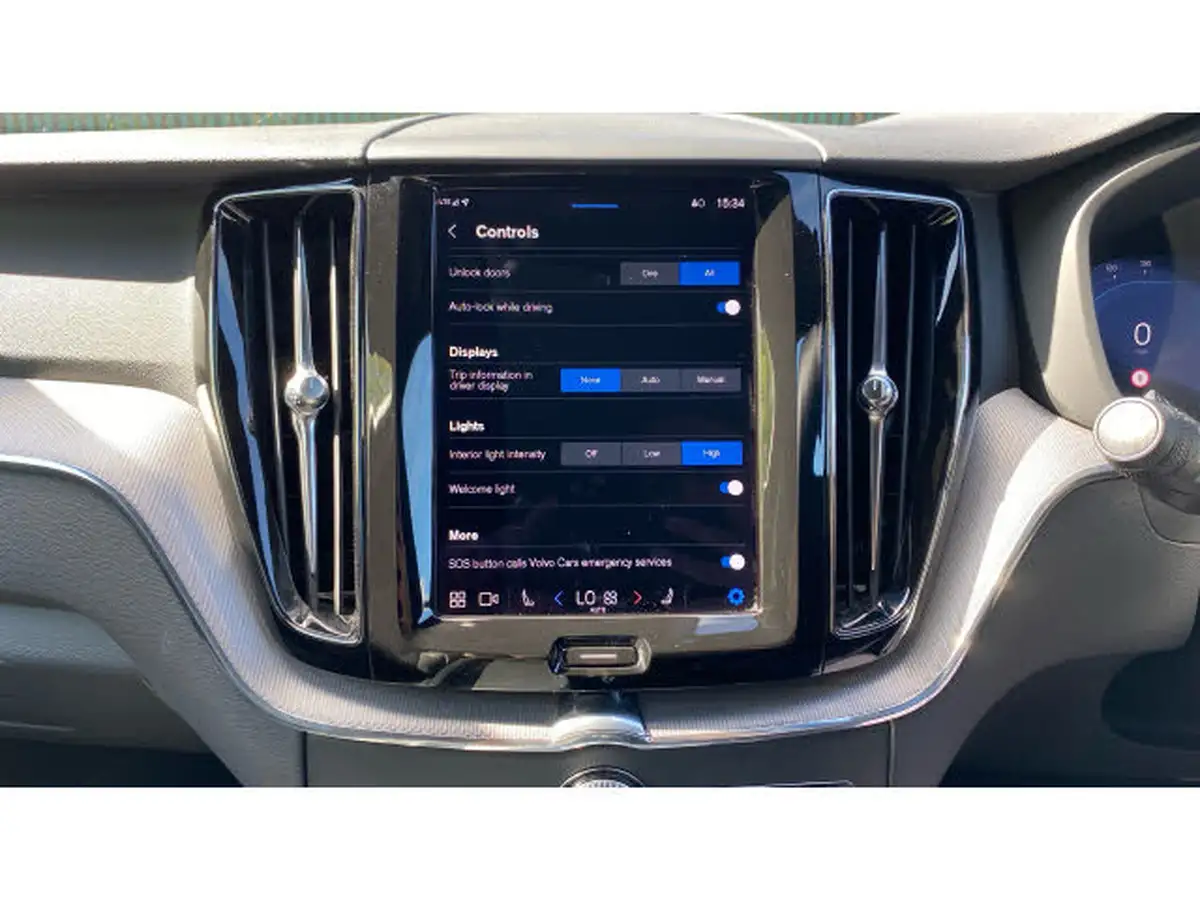 2021-volvo-xc60-20td-b4-r-design-awd-big-33