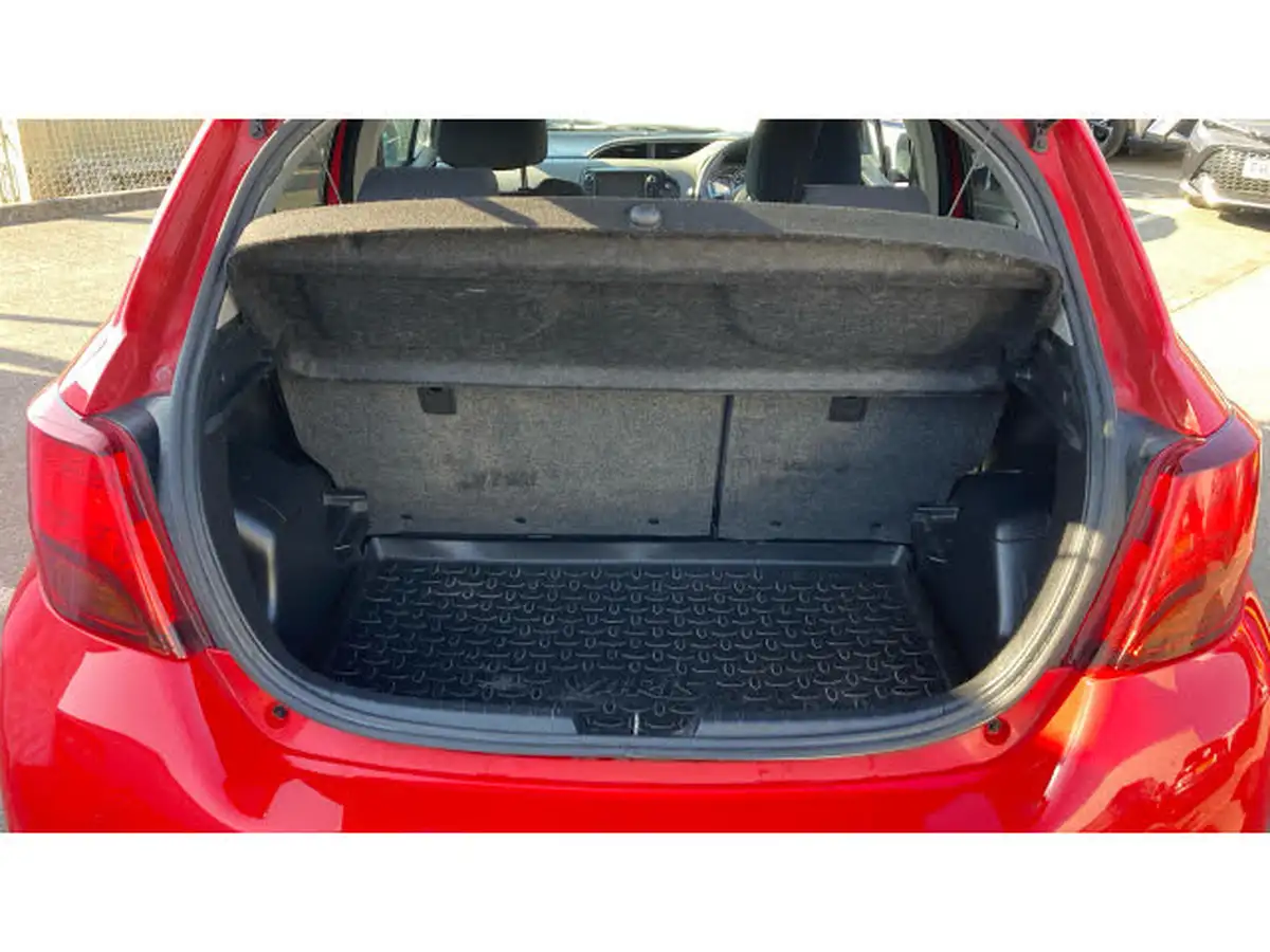 2016-toyota-yaris-133-icon-vvt-i-tss-5d-big-13