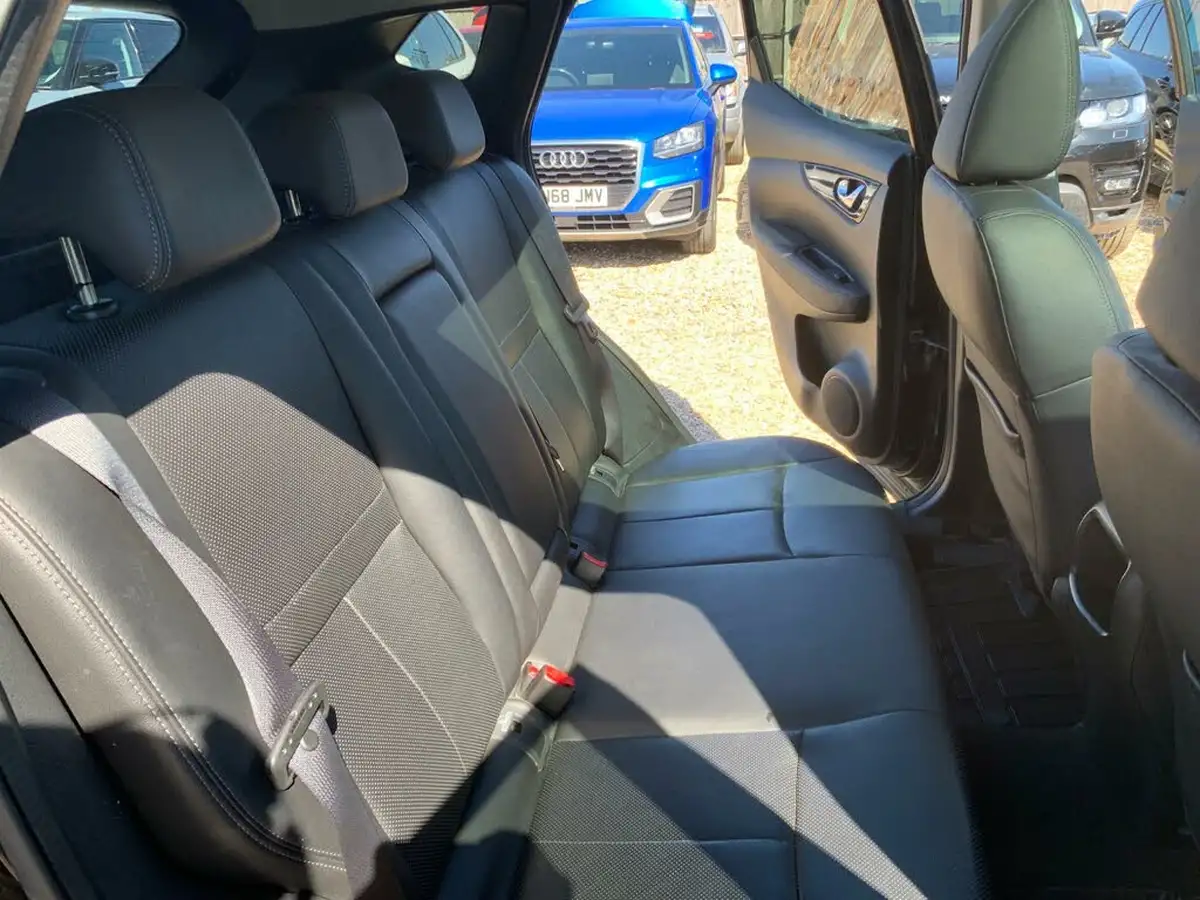 2014-nissan-qashqai-16dci-tekna-4x4-big-43
